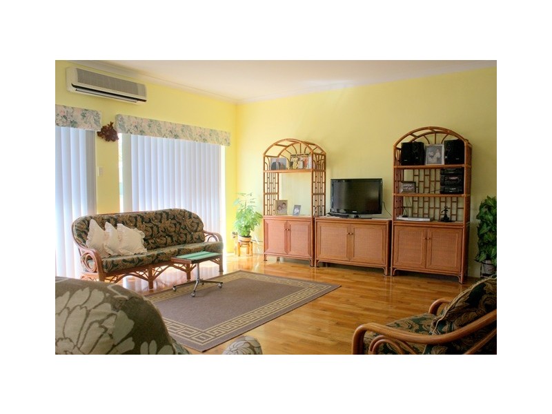 92 Tulloch Drive, Dongara WA 6525