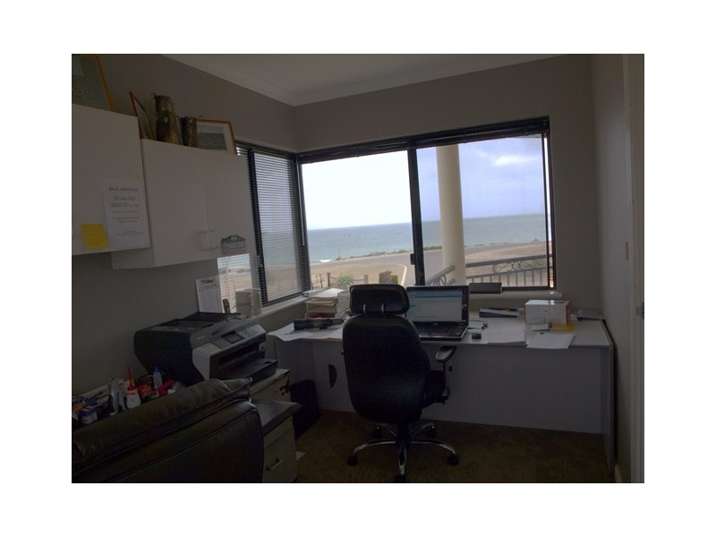 8 Marina Heights, Port Denison WA 6525