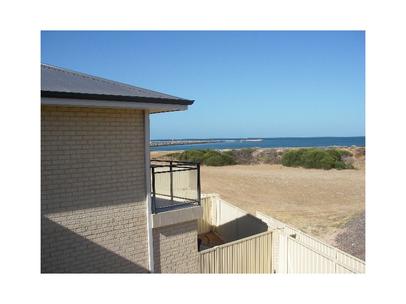 7/129 Point Leander Drive, Port Denison WA 6525