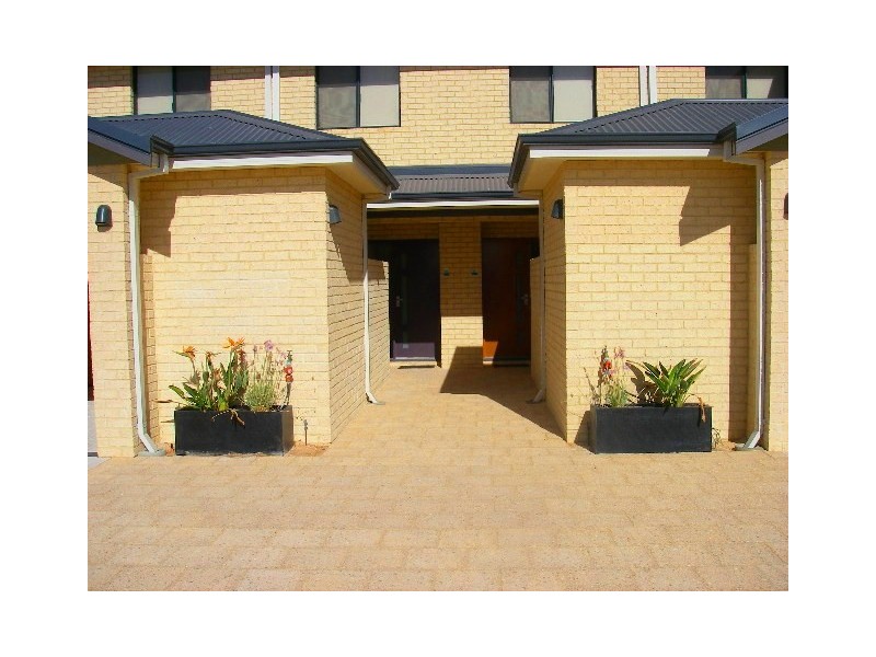 7/129 Point Leander Drive, Port Denison WA 6525