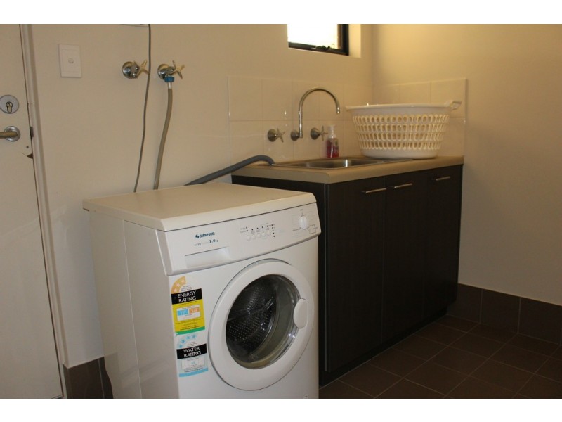 7/129 Point Leander Drive, Port Denison WA 6525