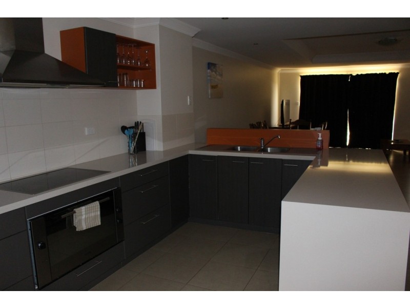 7/129 Point Leander Drive, Port Denison WA 6525