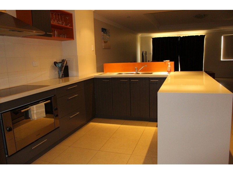 7/129 Point Leander Drive, Port Denison WA 6525