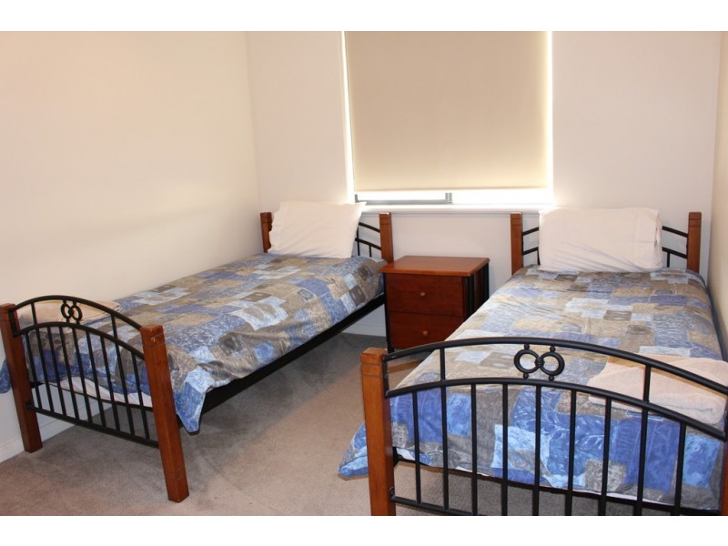 7/129 Point Leander Drive, Port Denison WA 6525