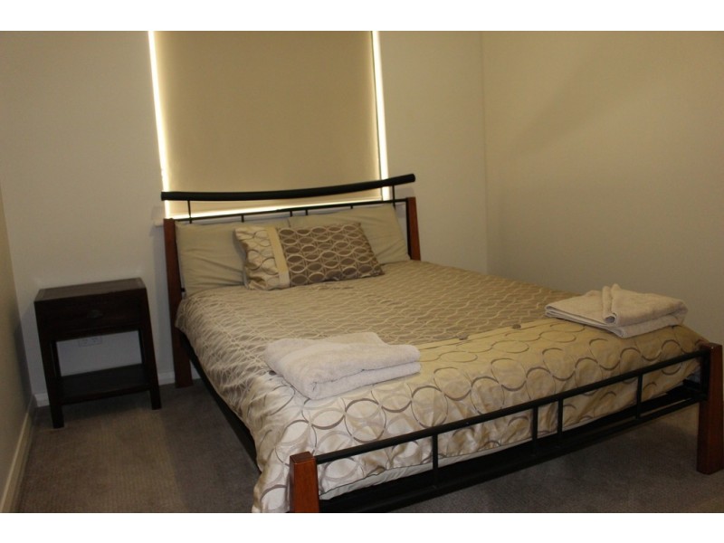 7/129 Point Leander Drive, Port Denison WA 6525