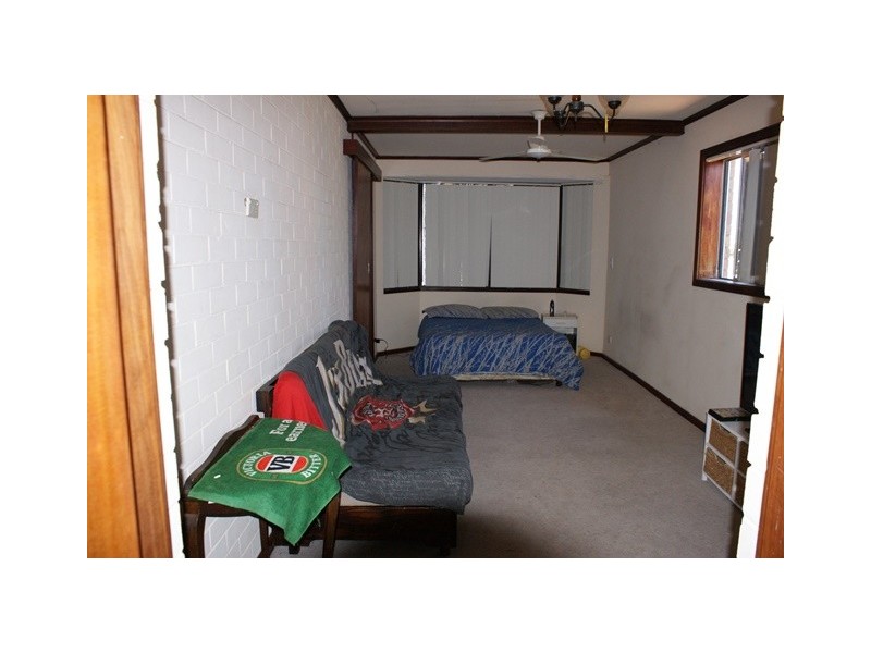 18 Armstrong Street, Dongara WA 6525