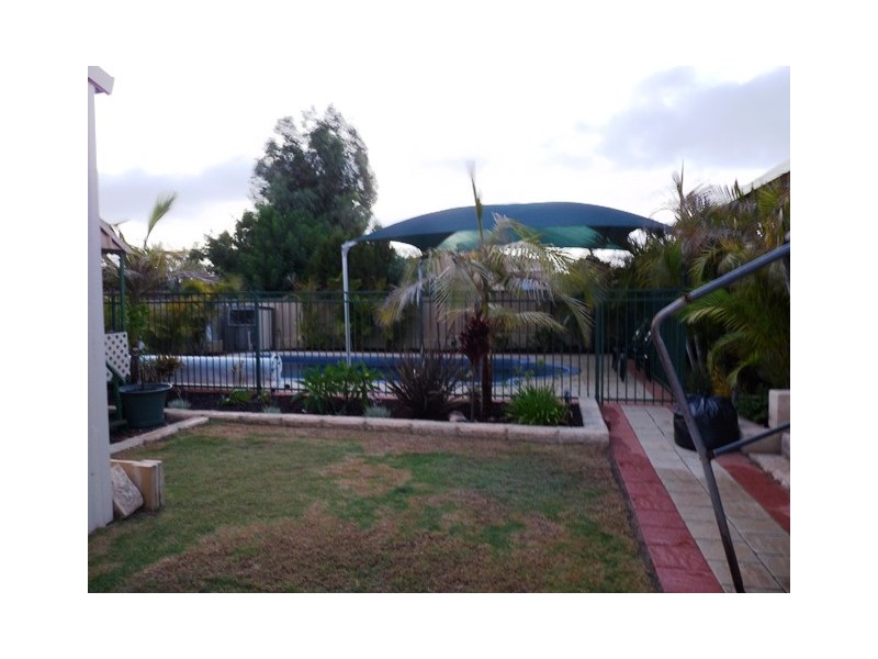 15 Mitchell Heights, Dongara WA 6525