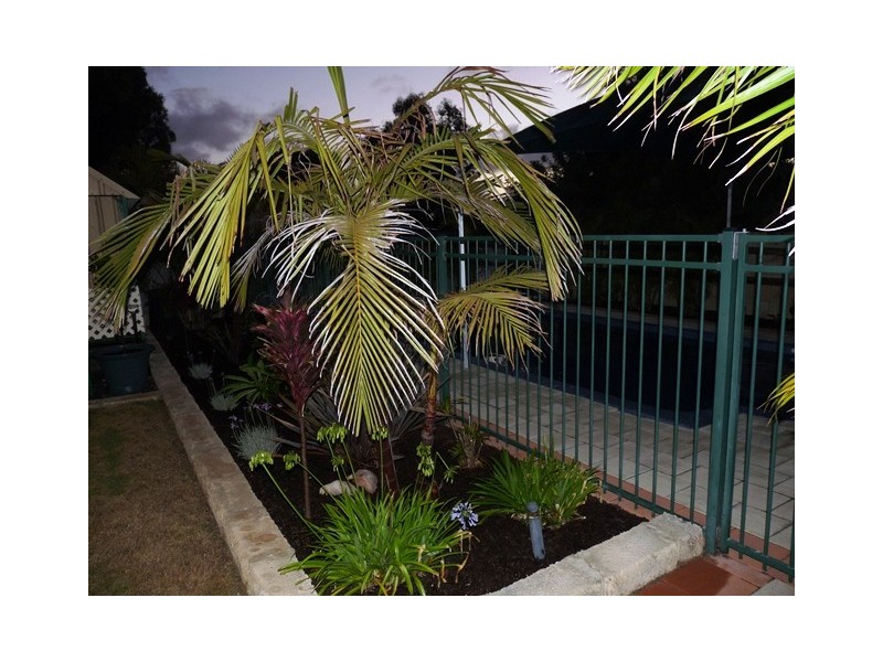 15 Mitchell Heights, Dongara WA 6525