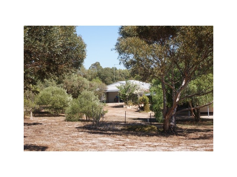180 Acacia Road, Yardarino WA 6525