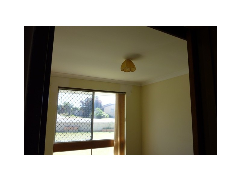 12 Dodd Street, Dongara WA 6525