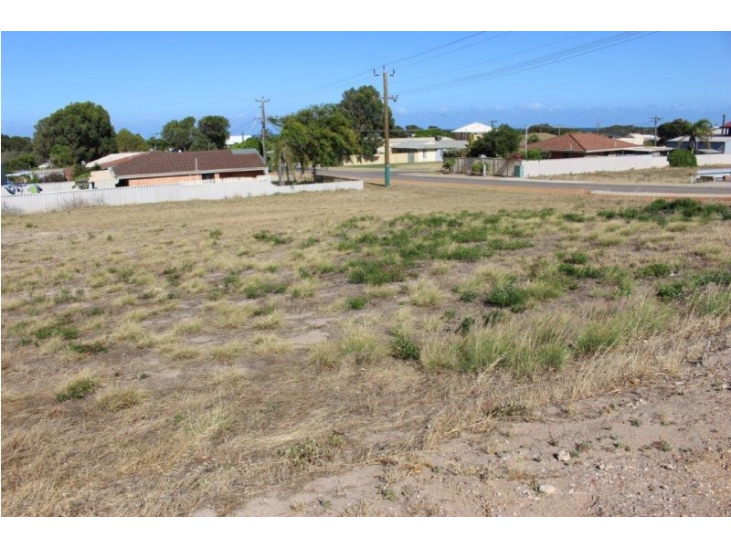 2 Pearse Road, Port Denison WA 6525