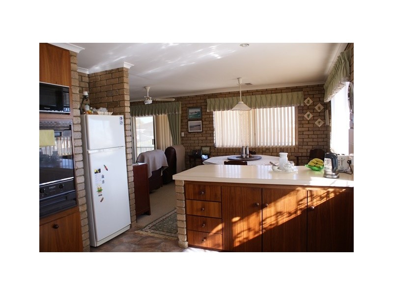 42 HAMPTON STREET, Port Denison WA 6525