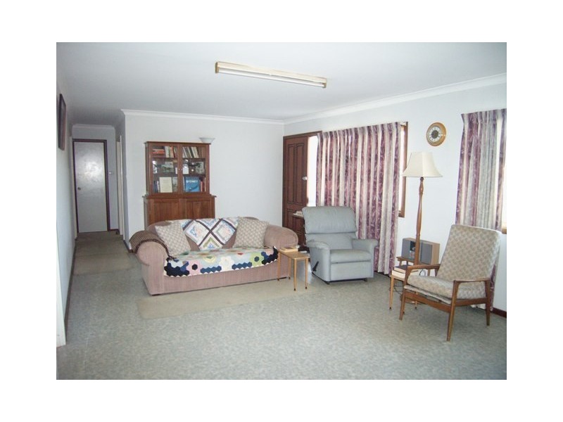 6 Downes way, Port Denison WA 6525