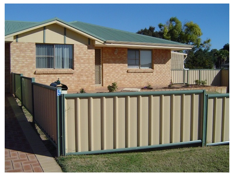 5 Mitchell Heights, Dongara WA 6525