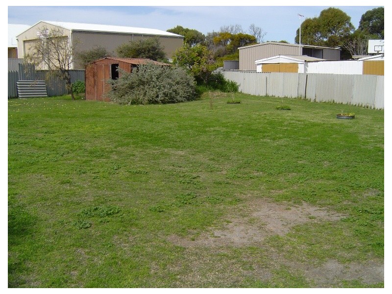 4 Russ St, Port Denison WA 6525