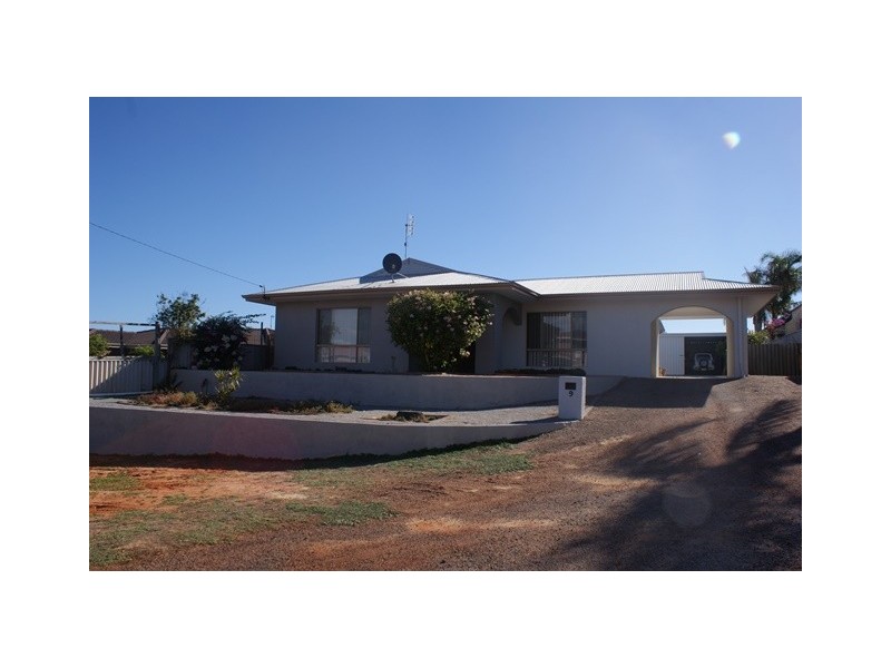 9 Bartlett Place, Port Denison WA 6525