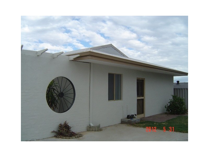 9 Bartlett Place, Port Denison WA 6525
