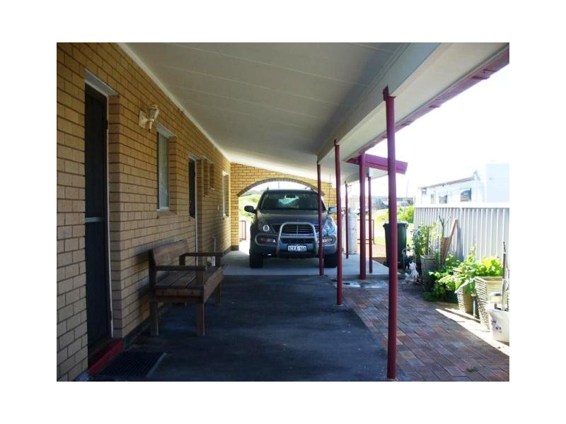 6 Healy St, Port Denison WA 6525
