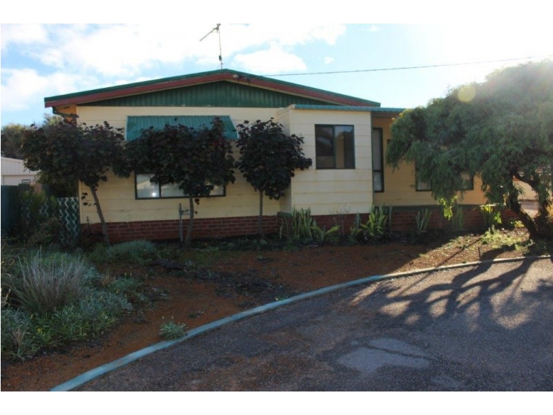 32 Ocean Drive, Port Denison WA 6525