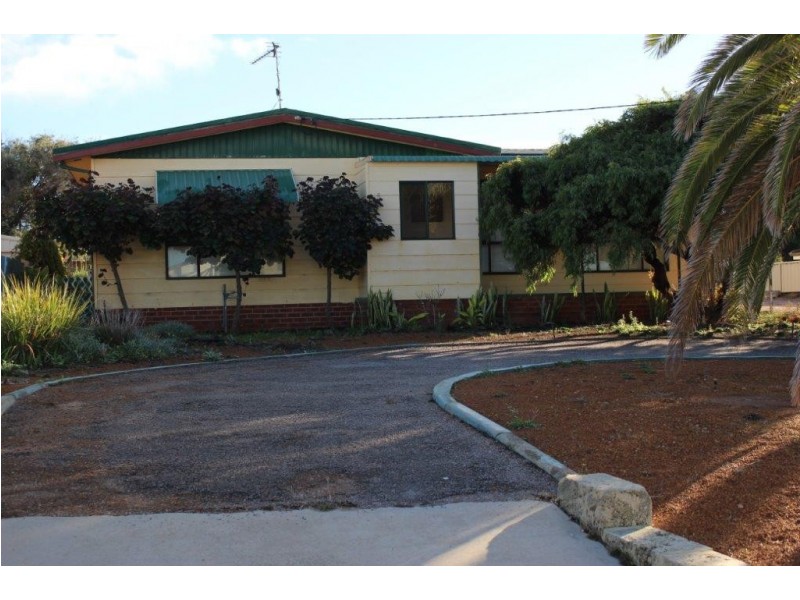 32 Ocean Drive, Port Denison WA 6525