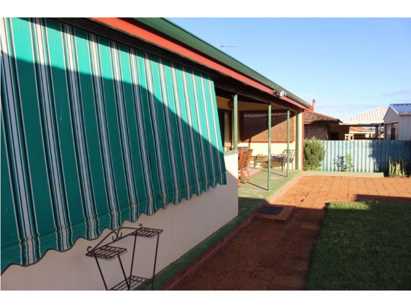 32 Ocean Drive, Port Denison WA 6525