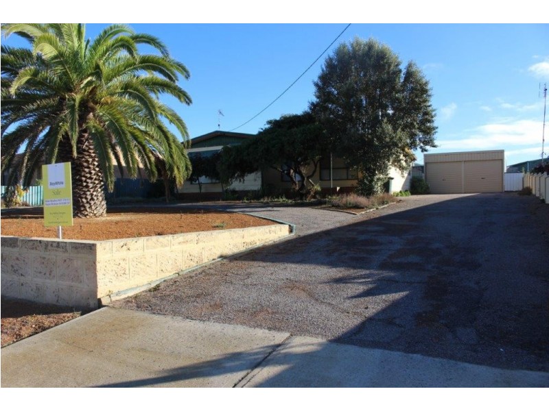 32 Ocean Drive, Port Denison WA 6525