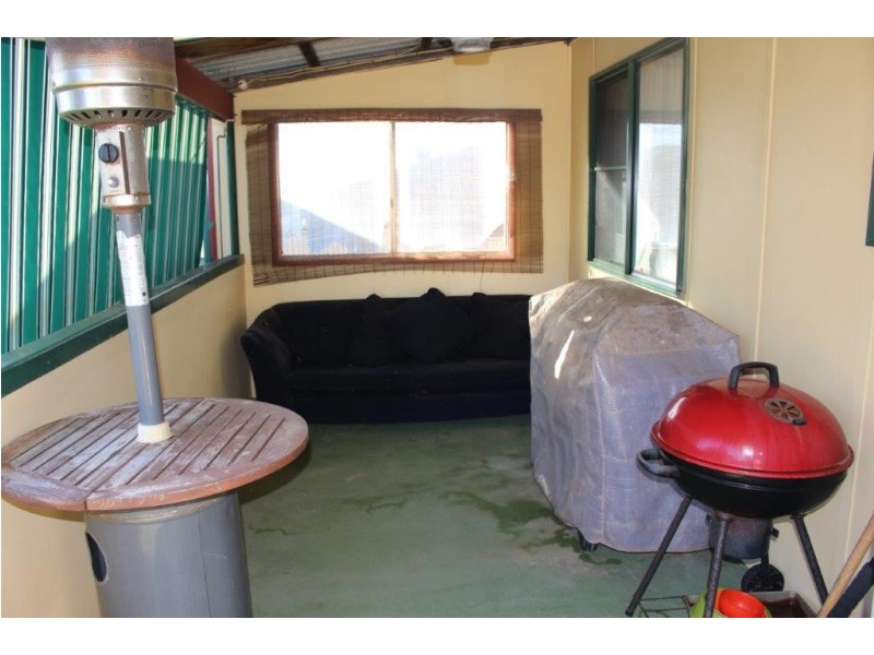 32 Ocean Drive, Port Denison WA 6525