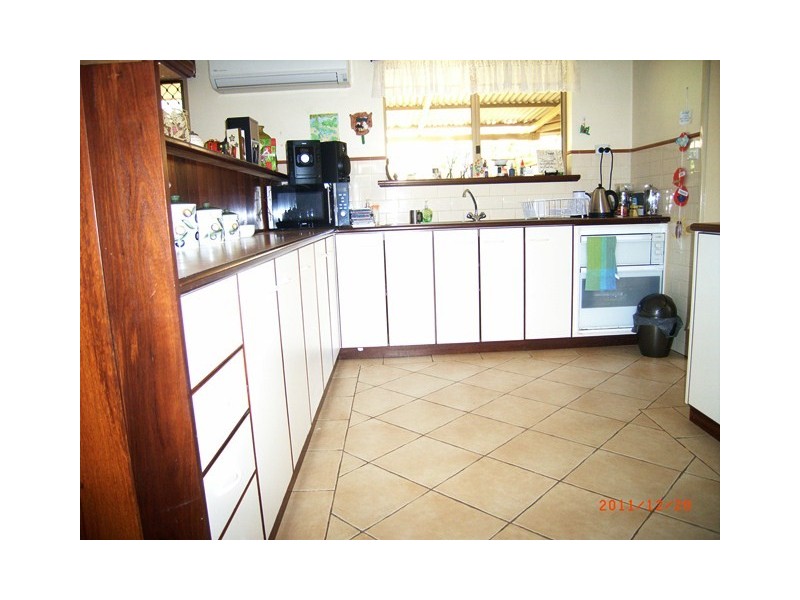 22 Tulloch Drive, Dongara WA 6525