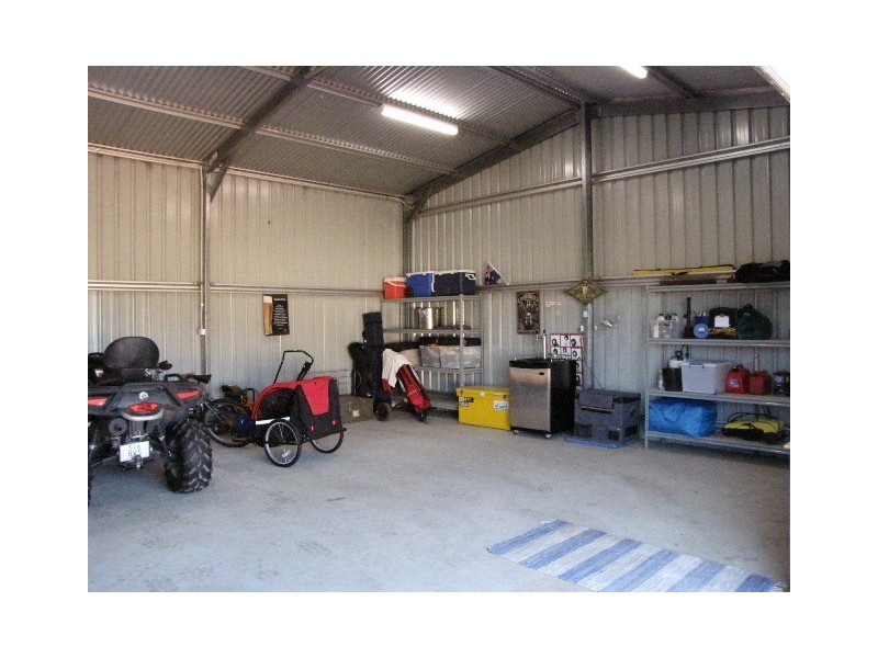 102 Brennand Road, Dongara WA 6525