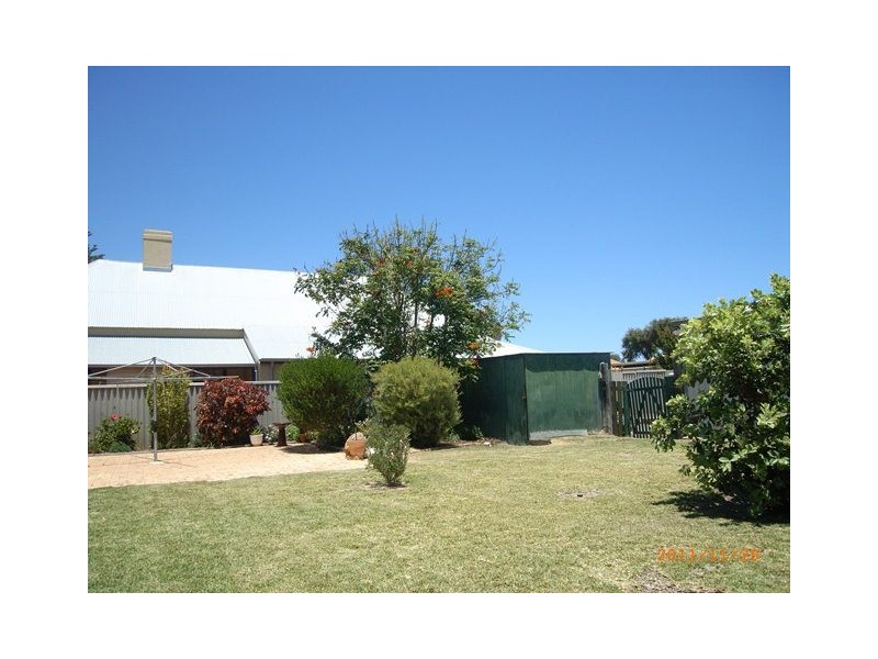21 Waldeck St, Dongara WA 6525