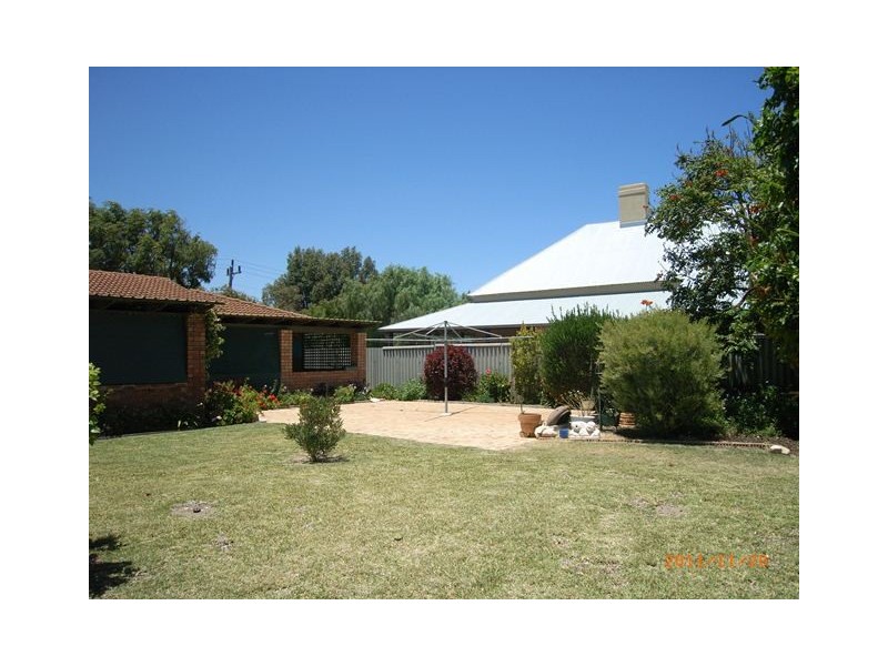 21 Waldeck St, Dongara WA 6525