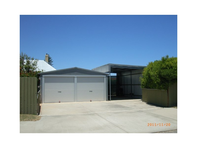 21 Waldeck St, Dongara WA 6525