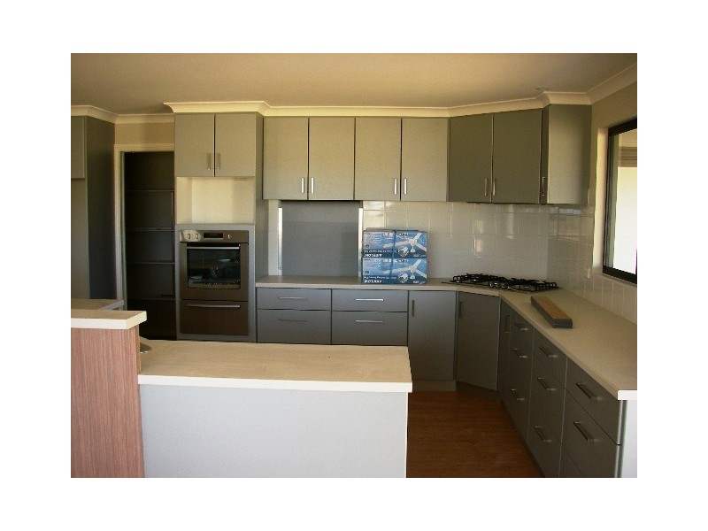 16 Cardwell Gardens, Dongara WA 6525