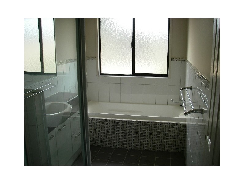 16 Cardwell Gardens, Dongara WA 6525