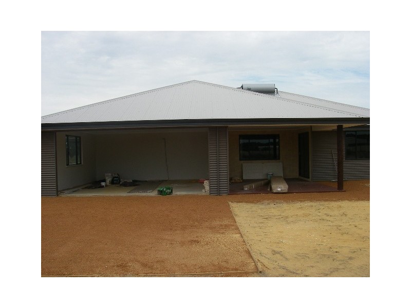 16 Cardwell Gardens, Dongara WA 6525