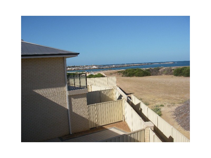 9/129 Point Leander Drive, Port Denison WA 6525