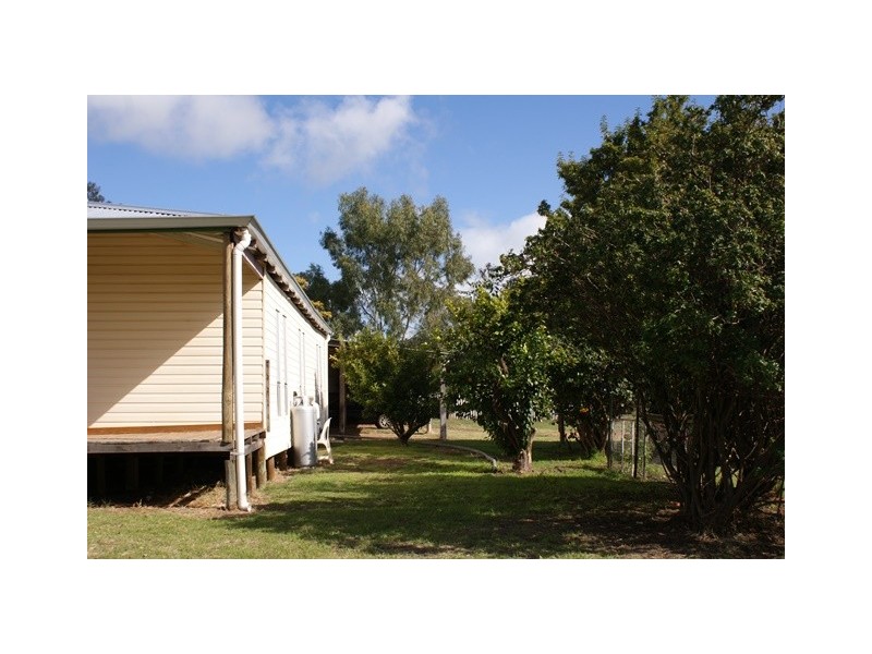 13-15 Victoria Road, Mingenew WA 6522