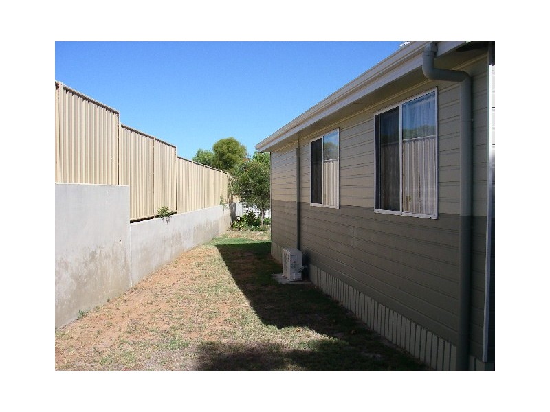 9/123 Point Leander Drive, Port Denison WA 6525