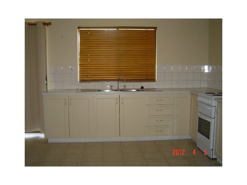 25 Honeymyrtle, Dongara WA 6525