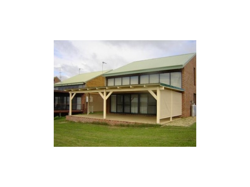 1/11 Kennedy Heights, Port Denison WA 6525