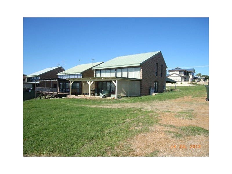 1/11 Kennedy Heights, Port Denison WA 6525