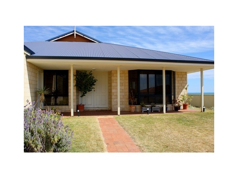 4 Barrett Cove, Dongara WA 6525