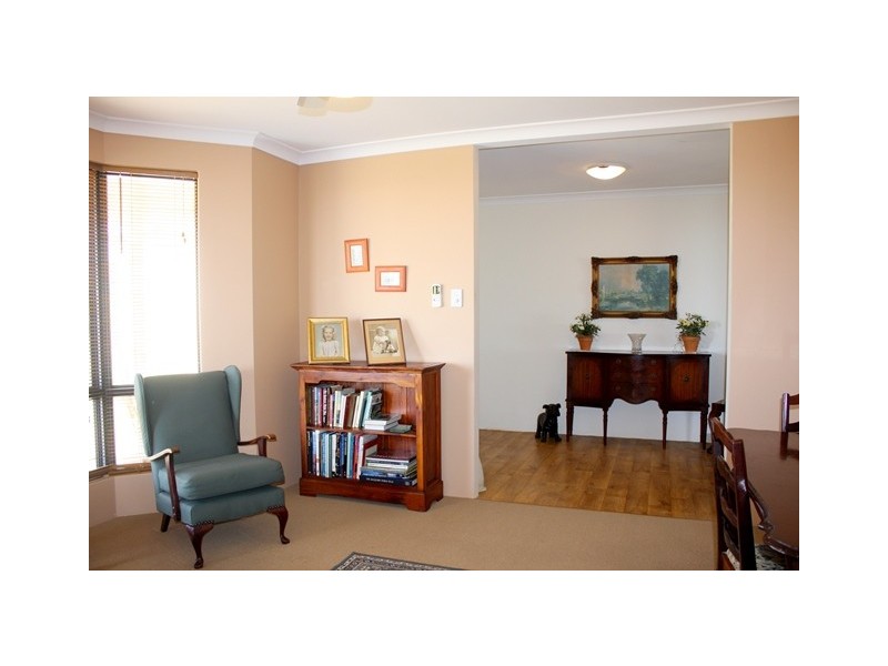 4 Barrett Cove, Dongara WA 6525