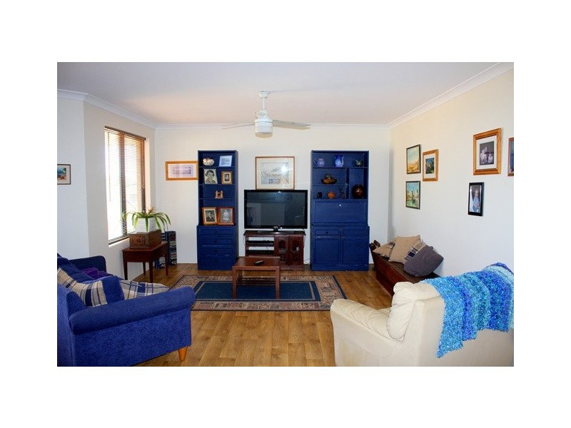 4 Barrett Cove, Dongara WA 6525