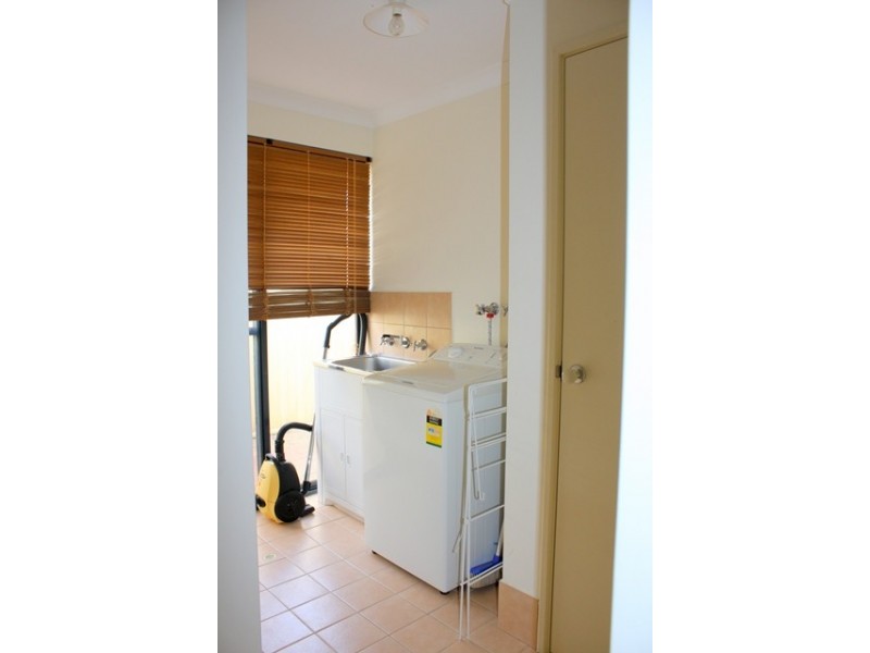 4 Barrett Cove, Dongara WA 6525