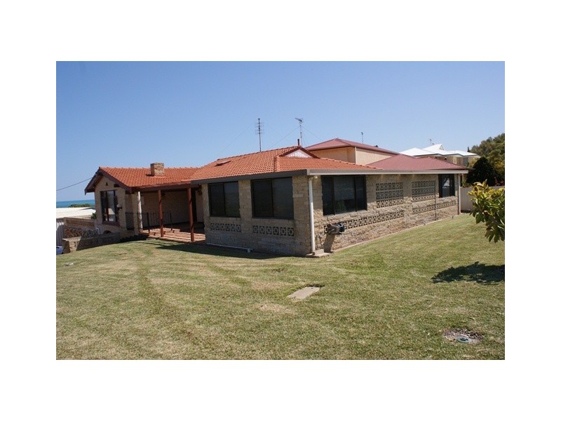 2 Downes Way, Port Denison WA 6525