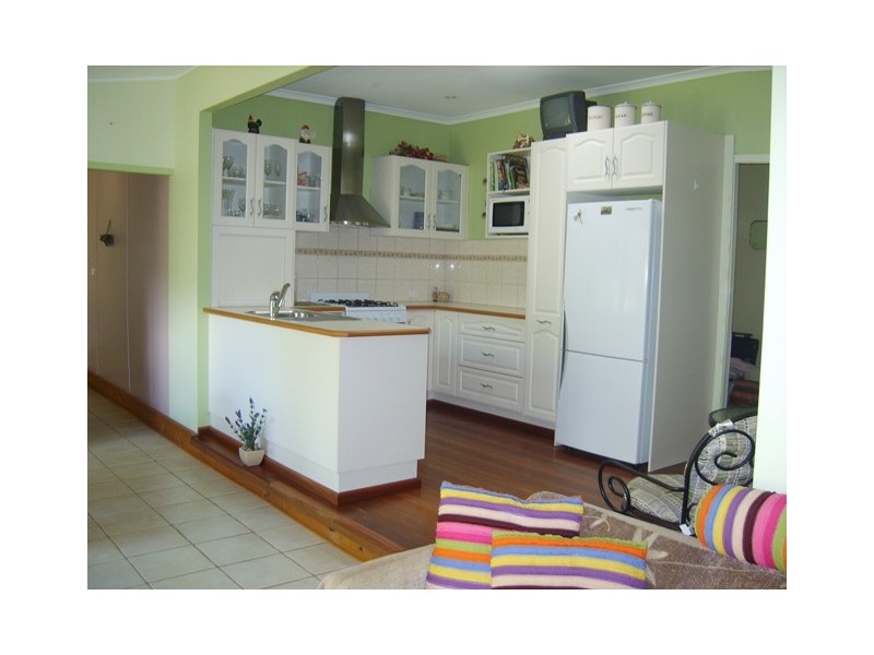 8 Smith Street, Dongara WA 6525