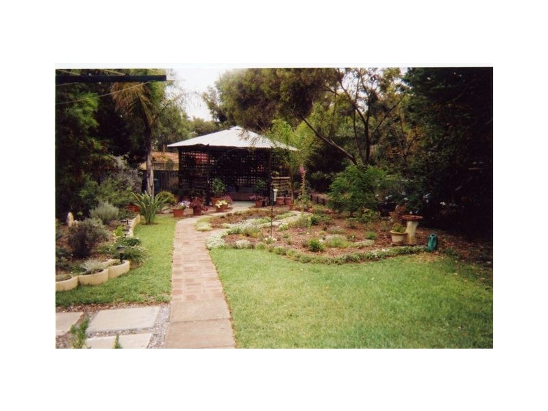 8 Smith Street, Dongara WA 6525