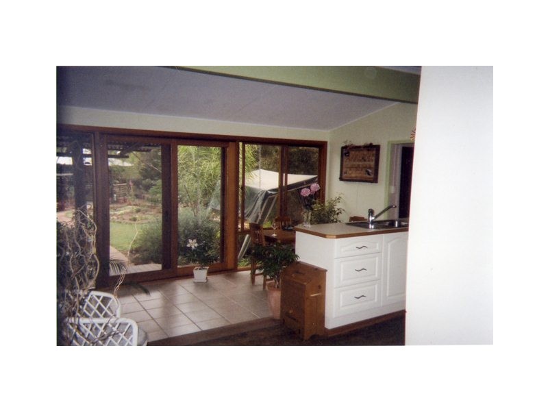 8 Smith Street, Dongara WA 6525