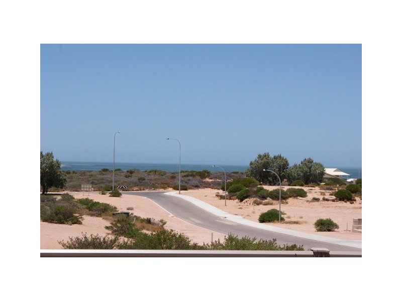 8 Oakley Ridge, Denham WA 6537